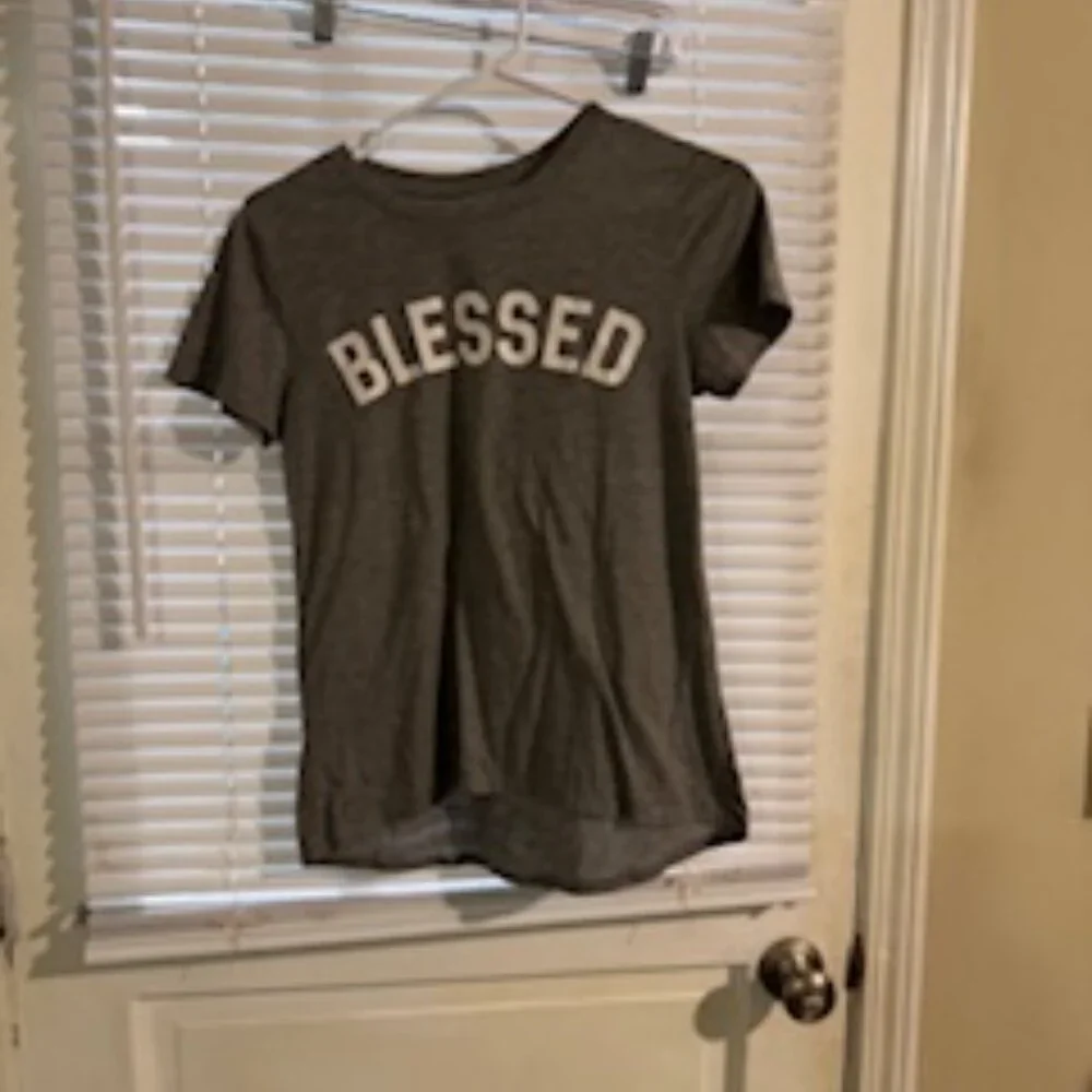 Modern Lux “Blessed” Tee – Women’s XS Gray, Comfy Everyday Fit - Picture 3 of 4